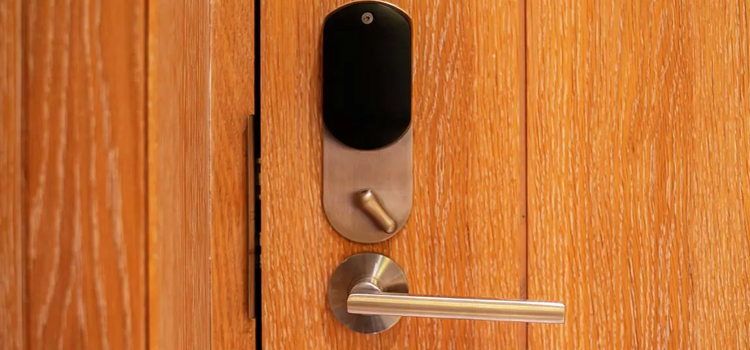 Automatic Locking Door Knob Los Banos